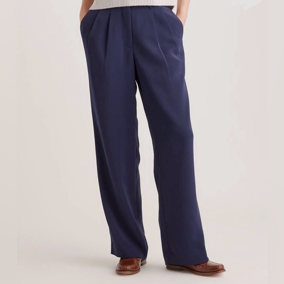 Quince Stretch Crepe Pleated Wide Leg Pant - Navy - Picture 2 of 3